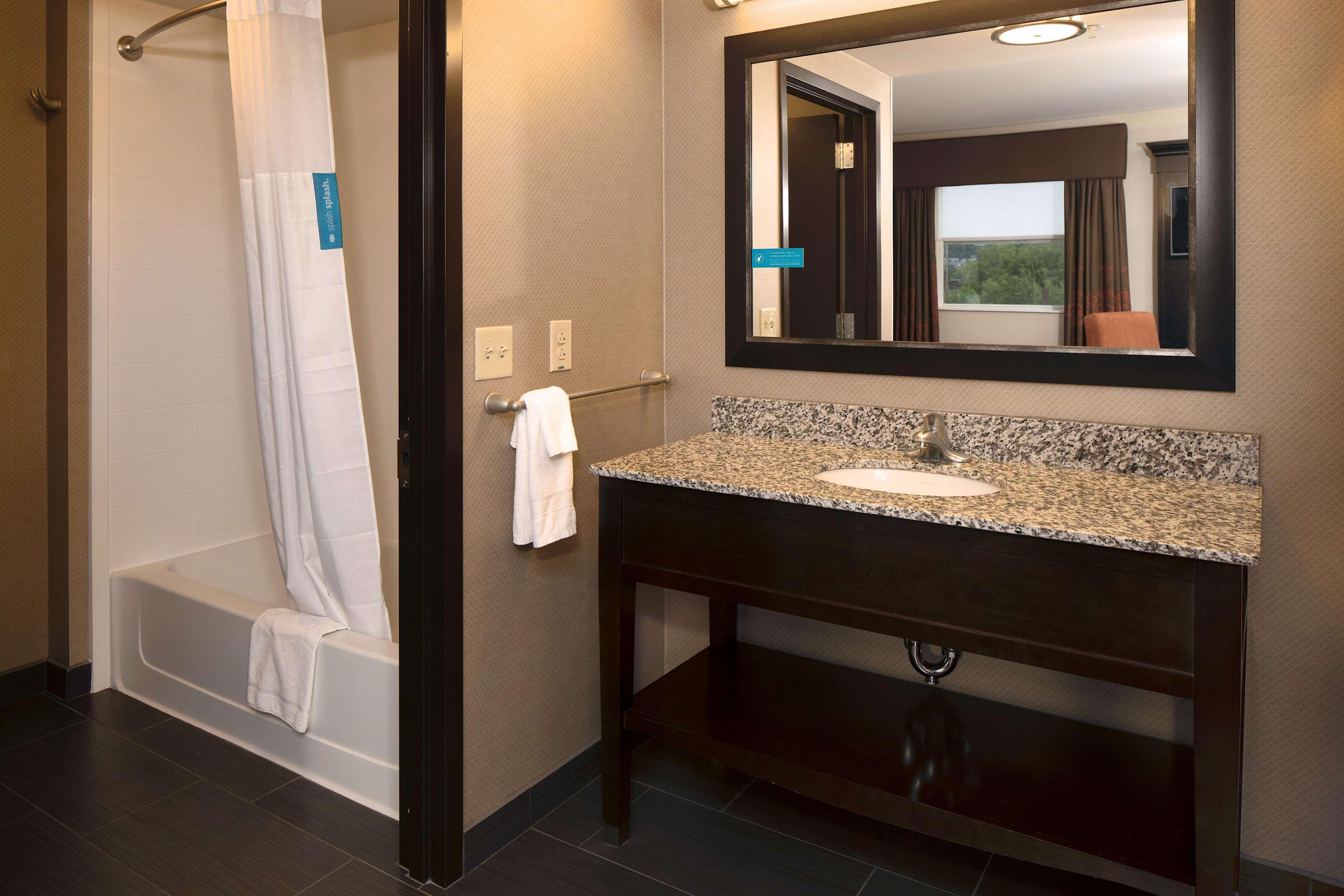 Hampton Inn Lewiston-Auburn Exterior photo