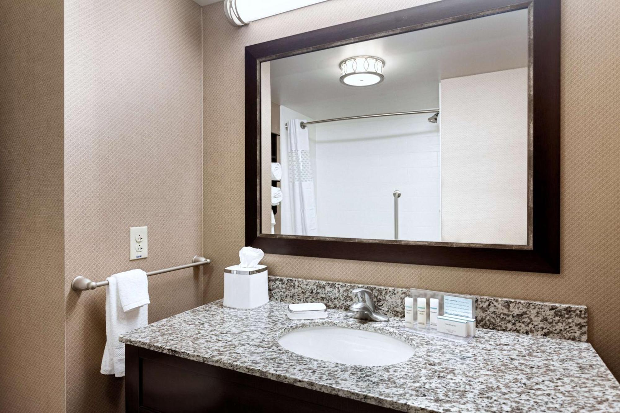 Hampton Inn Lewiston-Auburn Exterior photo