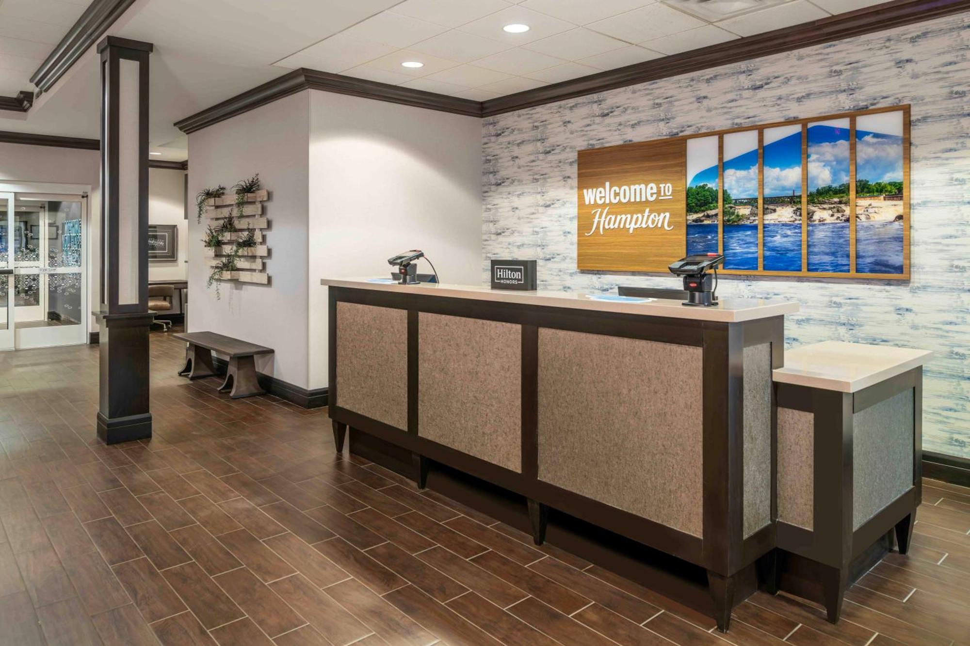 Hampton Inn Lewiston-Auburn Exterior photo